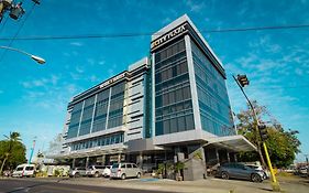 City Plaza Hotel&Suites